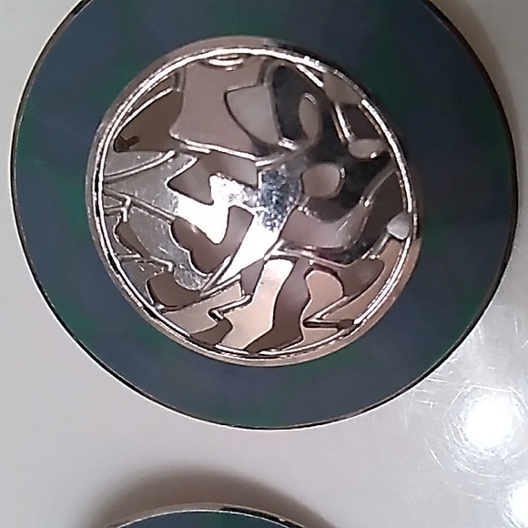 2 PAIRS OF BEREBI ENAMEL EARRINGS. SILVER & GREEN, BLUE/HAMMERED SILVER. SB.15 - Picture 3 of 5